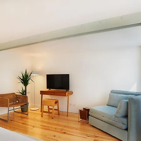 Renovated With A Terrace Near Estrela Park *