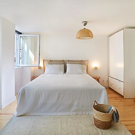 Διαμέρισμα Renovated With A Terrace Near Estrela Park
